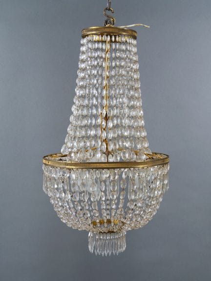 Lustre Montgolfière en métal doré à 3 lumières. Or