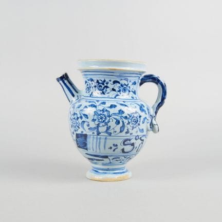 Italia, SIENA (?)
Capretta in maiolica smaltata co