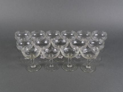 15 coppe da champagne in cristallo o vetro. Tre mo