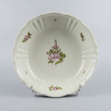 BORDEAUX
Glazed earthenware soup bowl with a scall