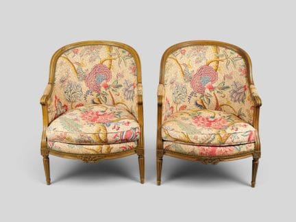 Paire de bergères gondoles, assise enveloppante, a
