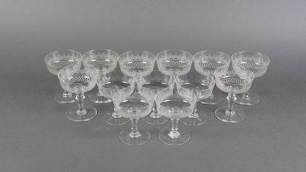 13 bicchieri da champagne in cristallo. Due modell