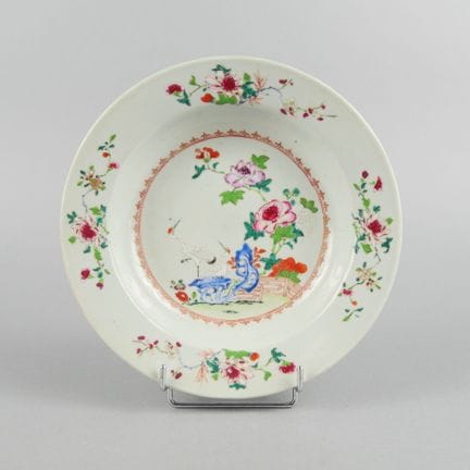 CINA
Piatto fondo in porcellana con decorazione ra