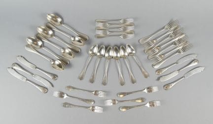 Partie de ménagère en argent 800 millièmes : 
12 F