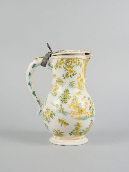 MOUSTIERS
Vaso per l’acqua con coperchio in maioli