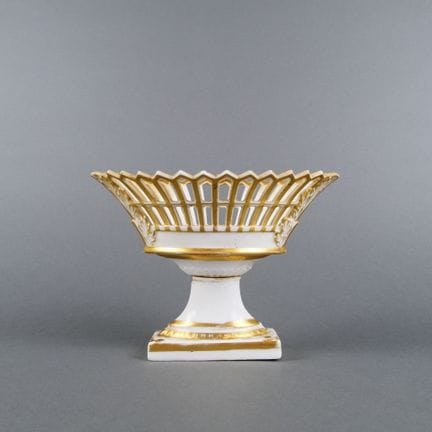 Openwork bowl on a Paris porcelain pedestal. 
H. a
