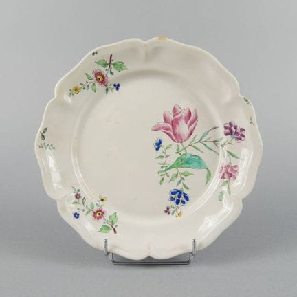 SCEAUX
Piatto in maiolica smaltata con bordo ondul