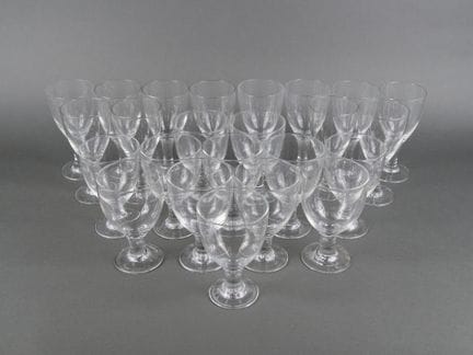 Set di bicchieri da vino:
12 bicchieri (altezza ci