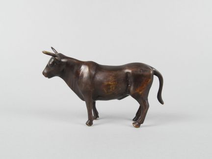 Toro. Stampa su metallo con patina da medaglia.
Al