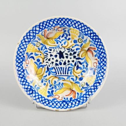 SPAIN
Round, deep glazed earthenware dish with a p