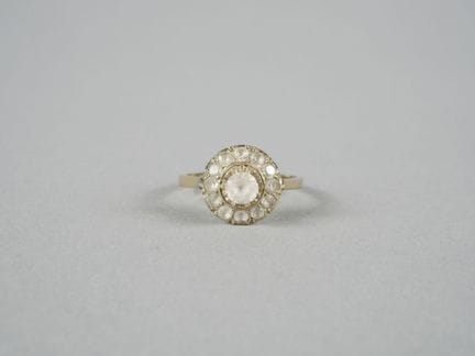 Anello a forma di fiore in oro bianco 18 carati (7