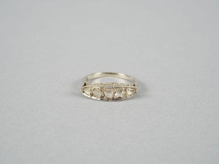 Anello in oro bianco 18 carati (750 millesimi) e p