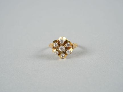 Anello a forma di fiore in oro giallo 18 carati (7