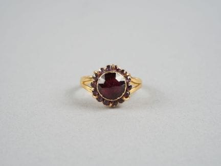 Anello in oro giallo 18 carati (750 millesimi) con