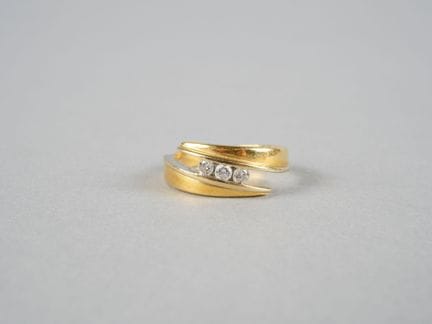 Moderner Ring aus 18 Karat Gelb- und Graugold (750