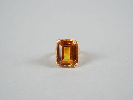Anello in oro giallo 18 carati (750 millesimi) con