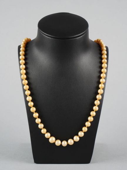 Collana di perle usate con chiusura in oro giallo 