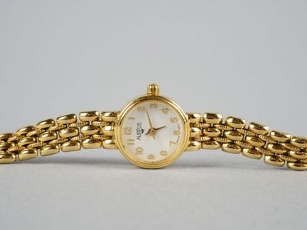 AUREUS. Ladies’ watch with an 18K yellow gold case