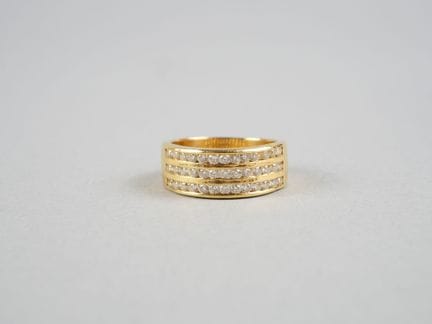 Breiter Ring aus 18 Karat Gelbgold (750 Tausendste