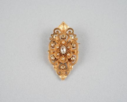 Spilla ovale in oro rosa 18 carati (750 millesimi)