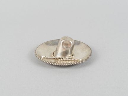 Sombrero messicano in argento, utilizzato come ane