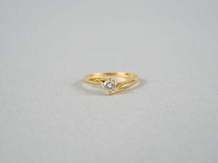 Anello in oro giallo 18 carati (750 millesimi) con