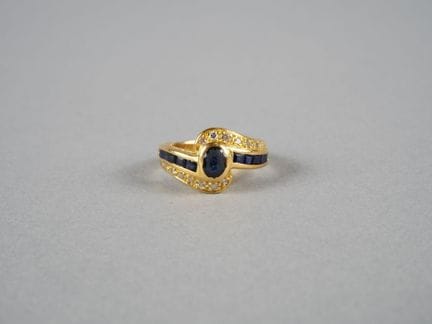 Ring im Tourbillon-Stil aus 18 Karat Gelbgold (750