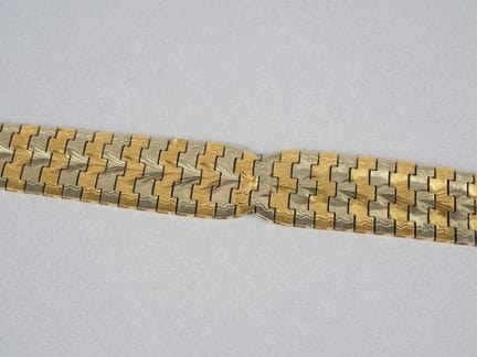 Bracciale articolato in stile Cleopatra in oro gia