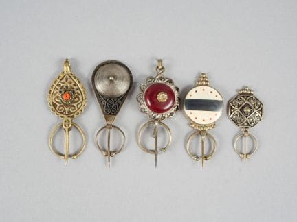 NORDAFRIKA. Set aus 5 Fibeln.
Höhe ca. 6,2 bis 8,6