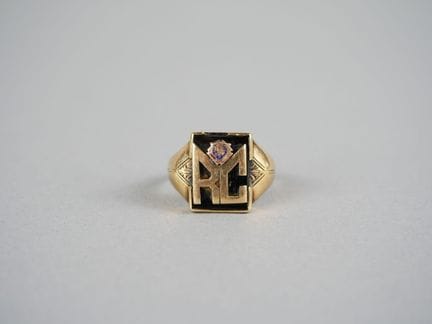 Anello signet in oro giallo 9K (375 millesimi) con