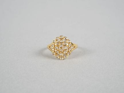 Ring aus 18 Karat Gelbgold (750 Tausendstel) mit e