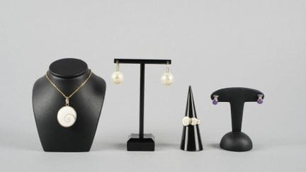 Set:
- Ciondolo in argento con un "Occhio di Lucie