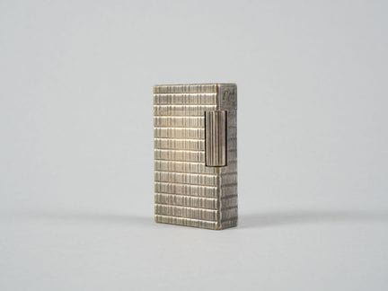 S.T. DUPONT, Parigi. Accendino tascabile in metall
