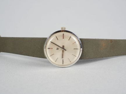 LIP. Orologio da donna in metallo. Cinturino sosti