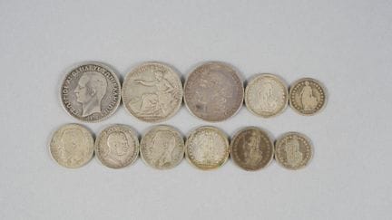 11 Coins:
- Vittorio Emanuele III, King of Italy. 