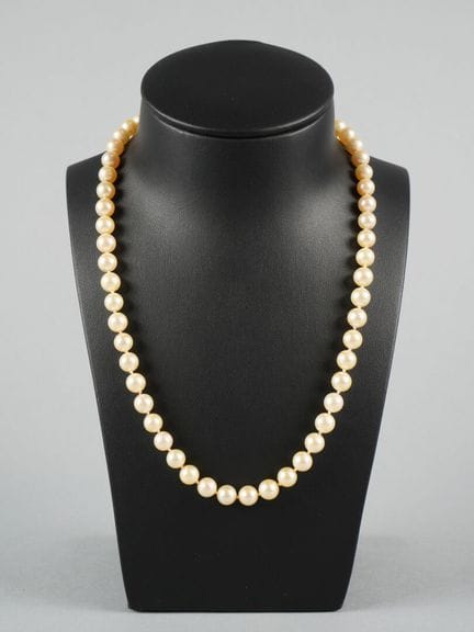 Collana di perle con chiusura in oro giallo 18 car