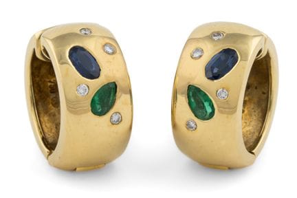 A pair of earrings in 750 yellow gold, with diamon