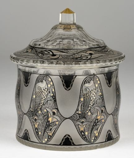 Lata con tapa, según un diseño de Adolf Beckert, S