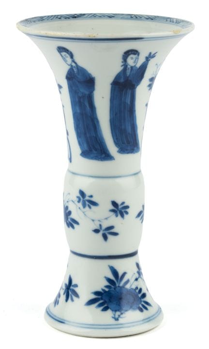 Jarrón pequeño de forma GU. China, reinado de Kang
