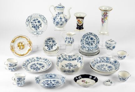 Assortiment de Meissen   33 pièces, marque « Schwe