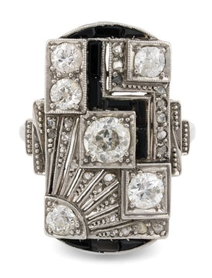 Anello   Inizio del XX secolo. Platino. Brillanti,