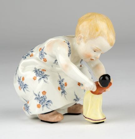 Bambina con bambola, su disegno di Konrad Hentsche