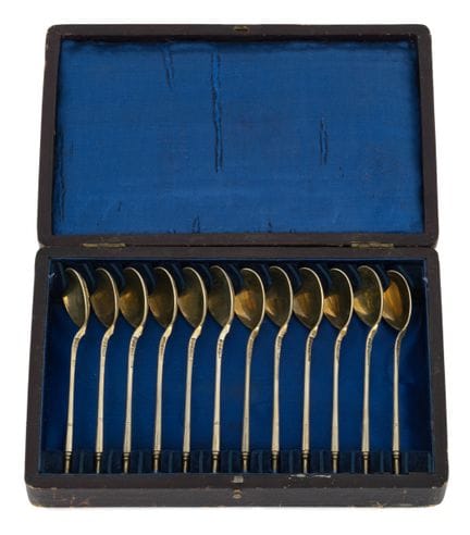 Etui mit 12 Niello Teelöffeln von Fjodor Ivanov   