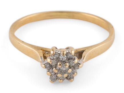 Anello in oro 585, 13 diamanti.