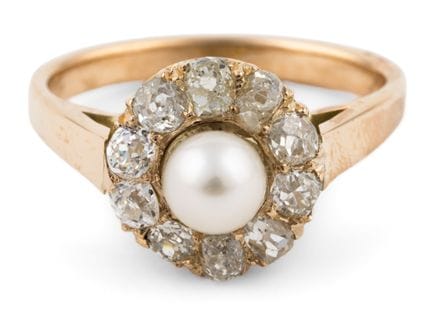 Anello in oro 585, una perla. Diamanti per un tota