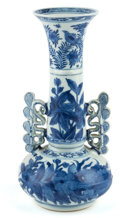 Jarrón Kangxi   China, 1661-1722. Decoración flora