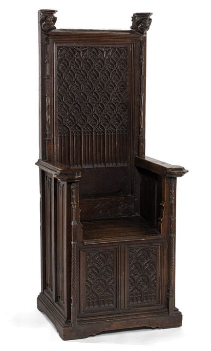 Gran sillón de trono de estilo gótico   del siglo 