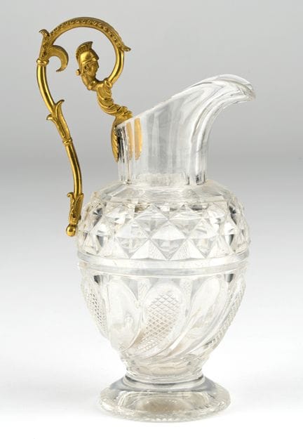 Jarra de cristal con montura de bronce dorada al f