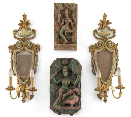 Deux reliefs et une paire d'appliques murales   H 