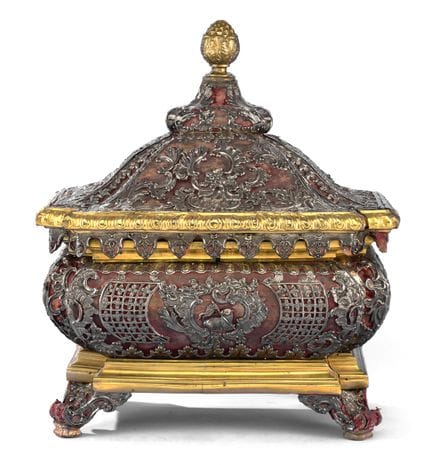 Grand coffret aux ferrures en argent   XVIIIe sièc